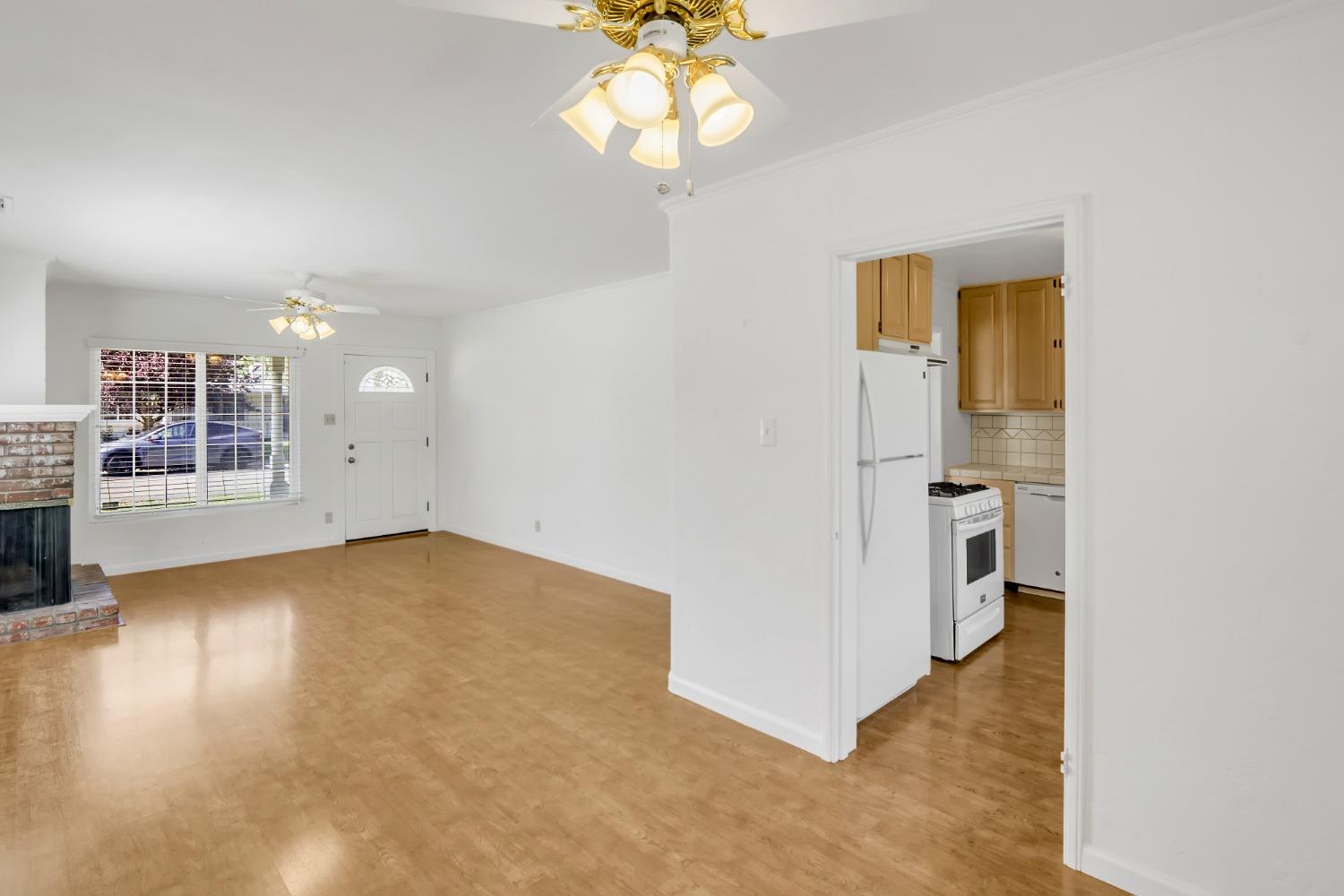 Detail Gallery Image 8 of 36 For 5213 Ortega St, Sacramento,  CA 95820 - 3 Beds | 1 Baths