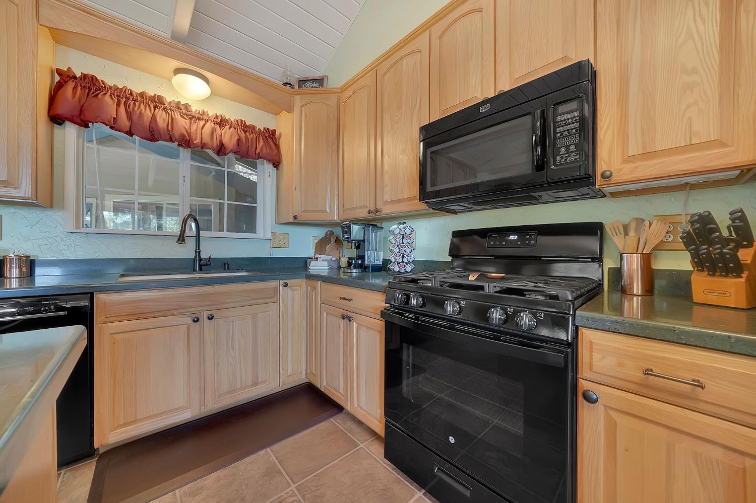 Detail Gallery Image 28 of 78 For 19630 Charleston Road, Volcano,  CA 95689 - 3 Beds | 3/1 Baths