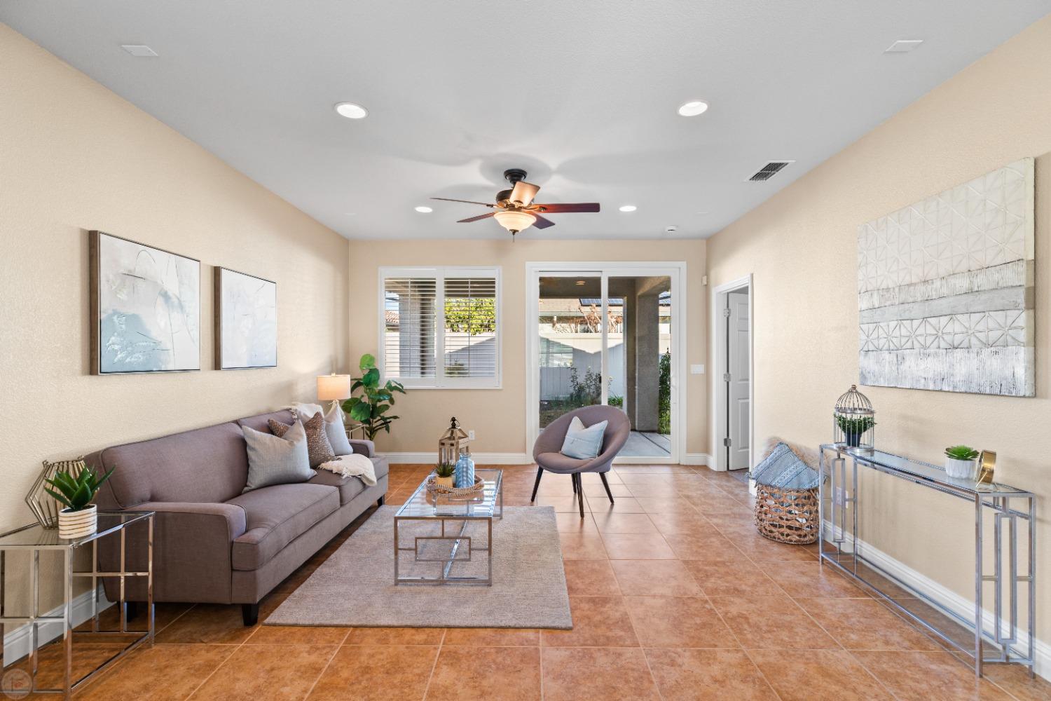 Detail Gallery Image 16 of 81 For 2327 Pepper Tree Ln, Manteca,  CA 95336 - 2 Beds | 2 Baths