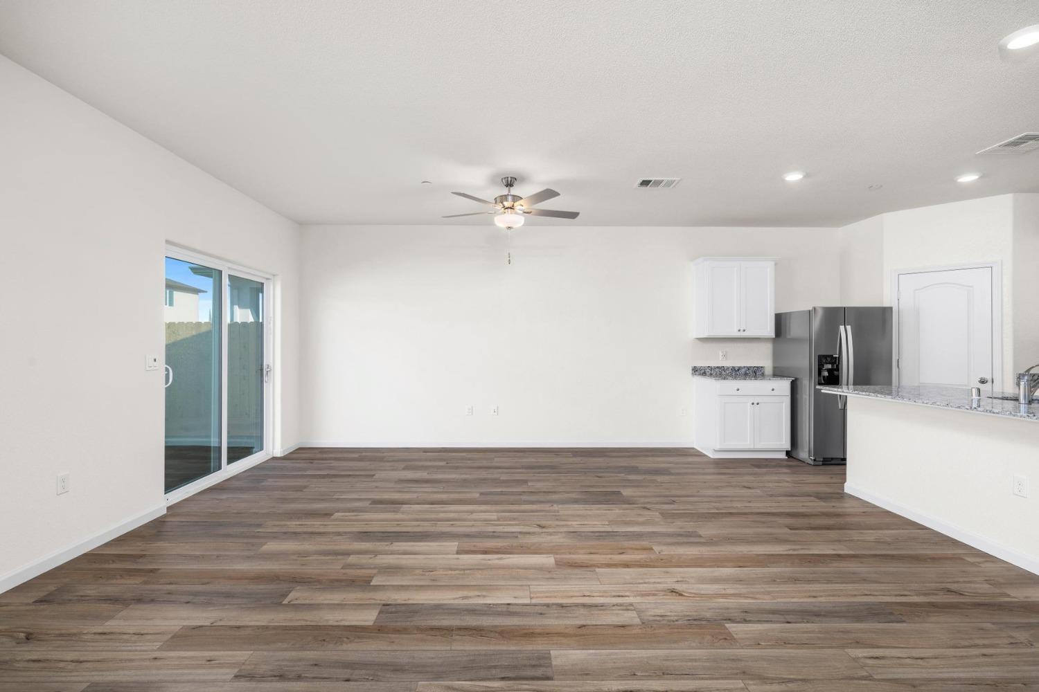 Detail Gallery Image 6 of 17 For 4507 Amble Ln, Riverbank,  CA 95367 - 4 Beds | 2 Baths