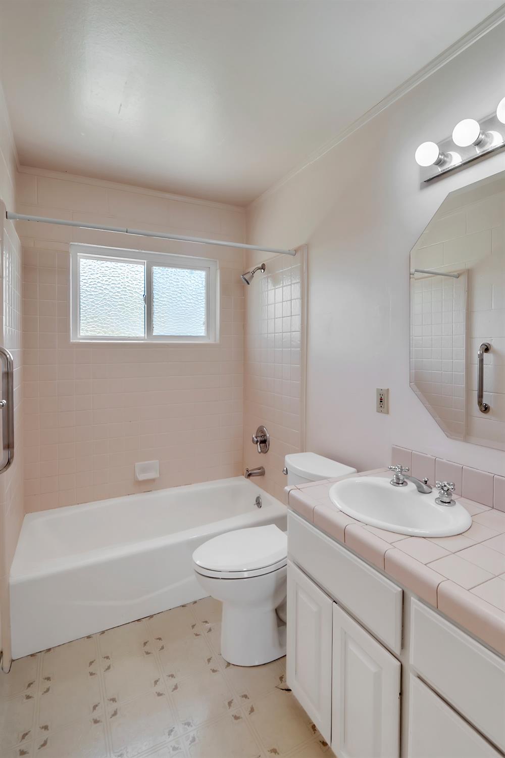 Detail Gallery Image 19 of 36 For 5213 Ortega St, Sacramento,  CA 95820 - 3 Beds | 1 Baths