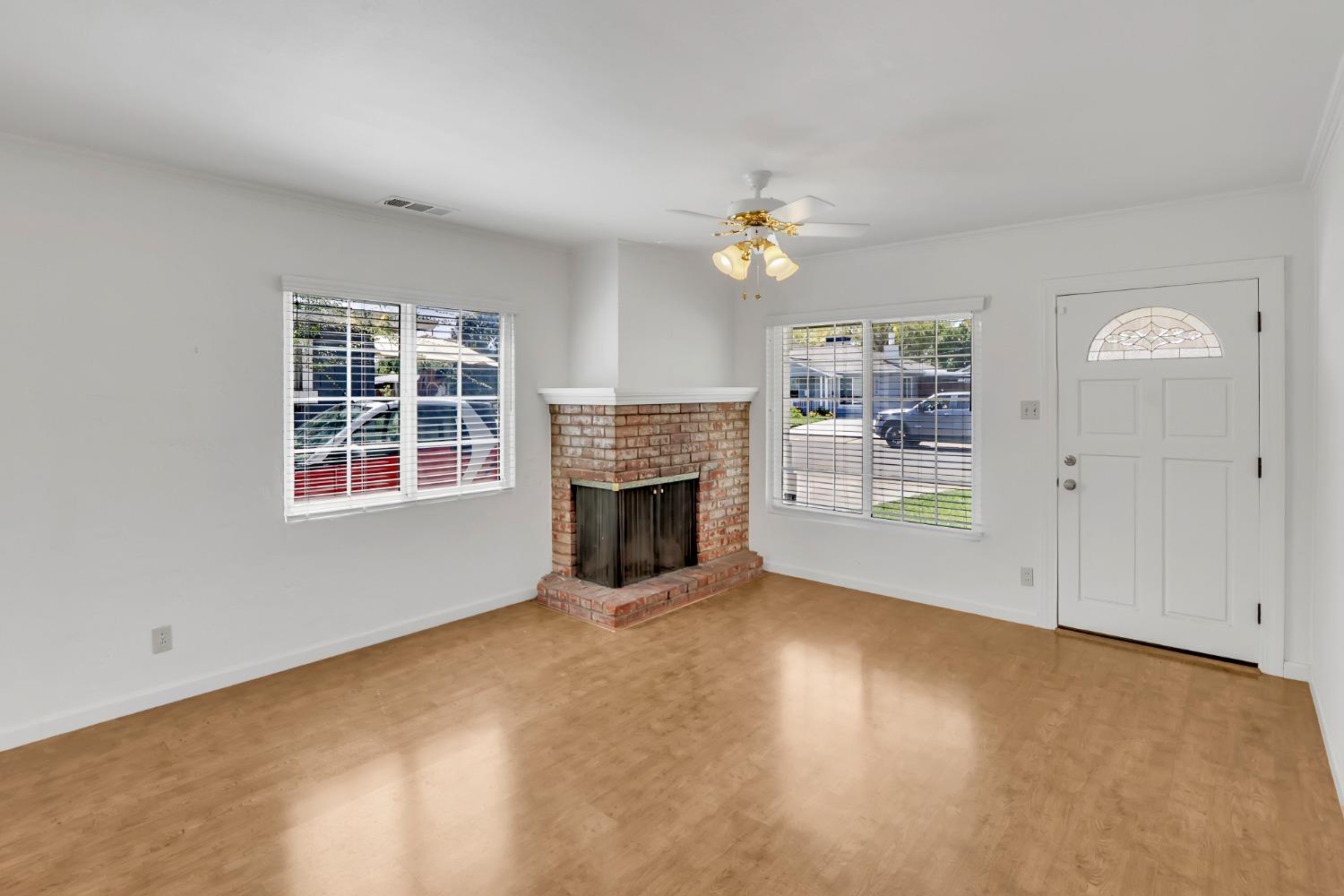 Detail Gallery Image 2 of 36 For 5213 Ortega St, Sacramento,  CA 95820 - 3 Beds | 1 Baths