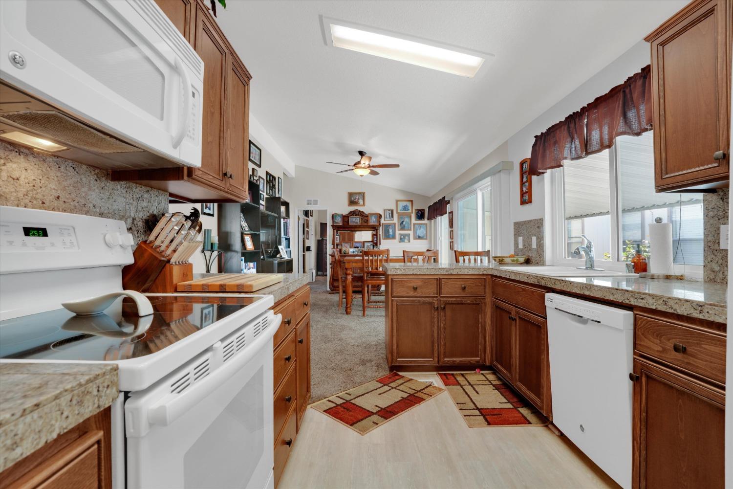 Detail Gallery Image 14 of 26 For 1500 Held Dr 47, Modesto,  CA 95355 - 2 Beds | 2 Baths