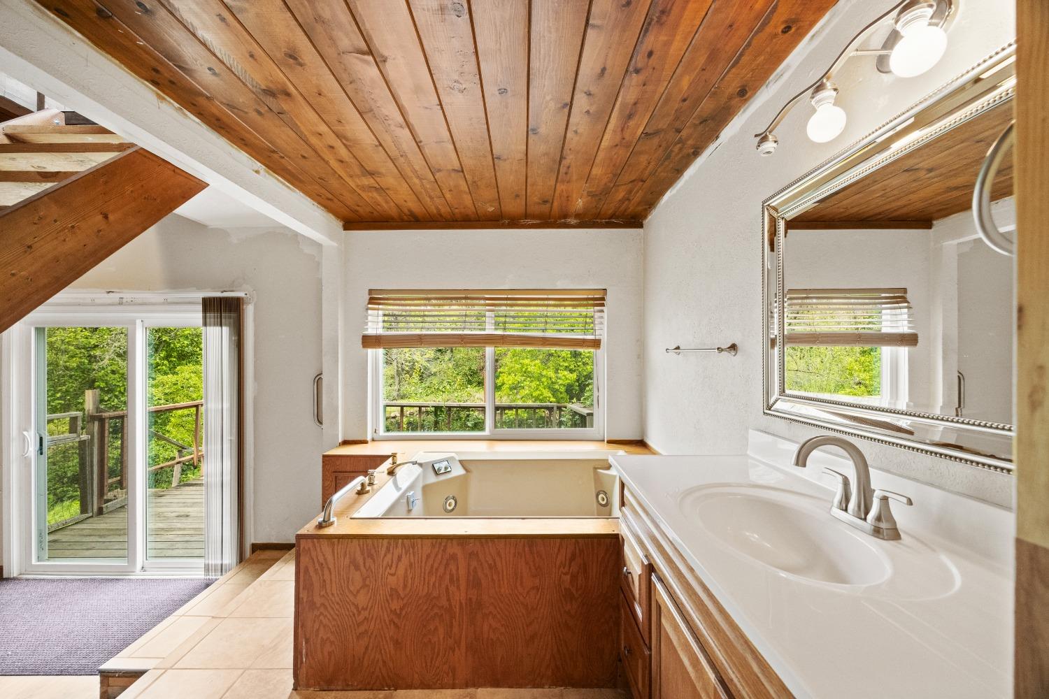 Detail Gallery Image 35 of 72 For 6880 White Ln, Loomis,  CA 95650 - 3 Beds | 3 Baths