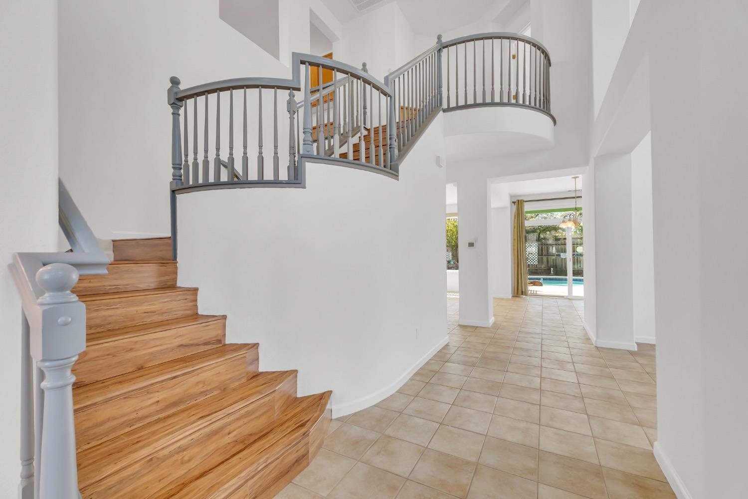 Detail Gallery Image 8 of 49 For 1902 Gerber Dr, Stockton,  CA 95209 - 4 Beds | 3/1 Baths