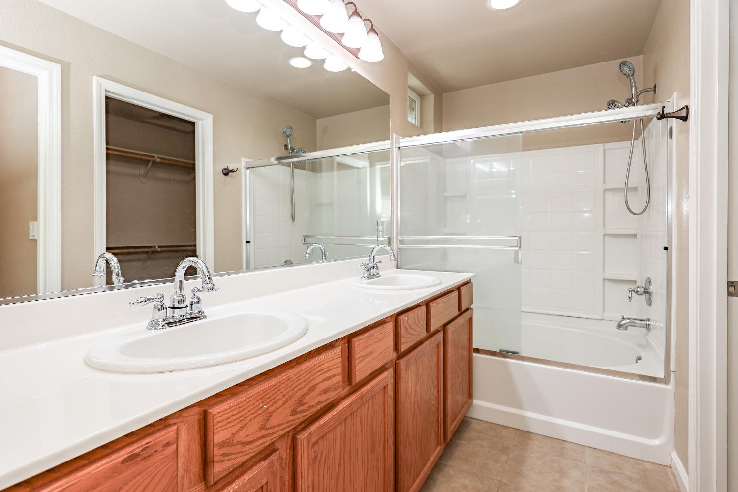 Detail Gallery Image 30 of 71 For 13318 Rivercrest Dr, Waterford,  CA 95386 - 4 Beds | 2/1 Baths