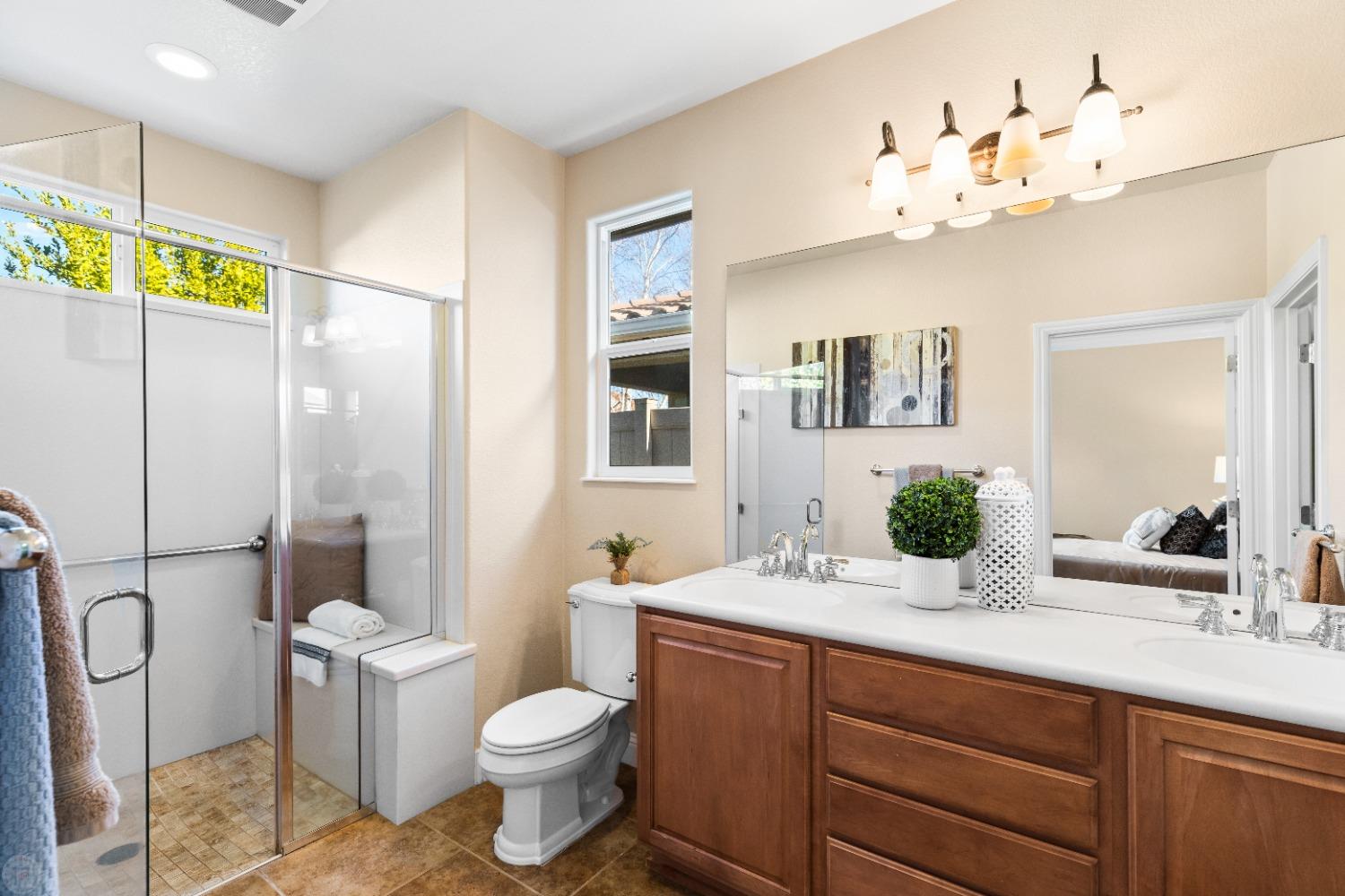 Detail Gallery Image 24 of 81 For 2327 Pepper Tree Ln, Manteca,  CA 95336 - 2 Beds | 2 Baths