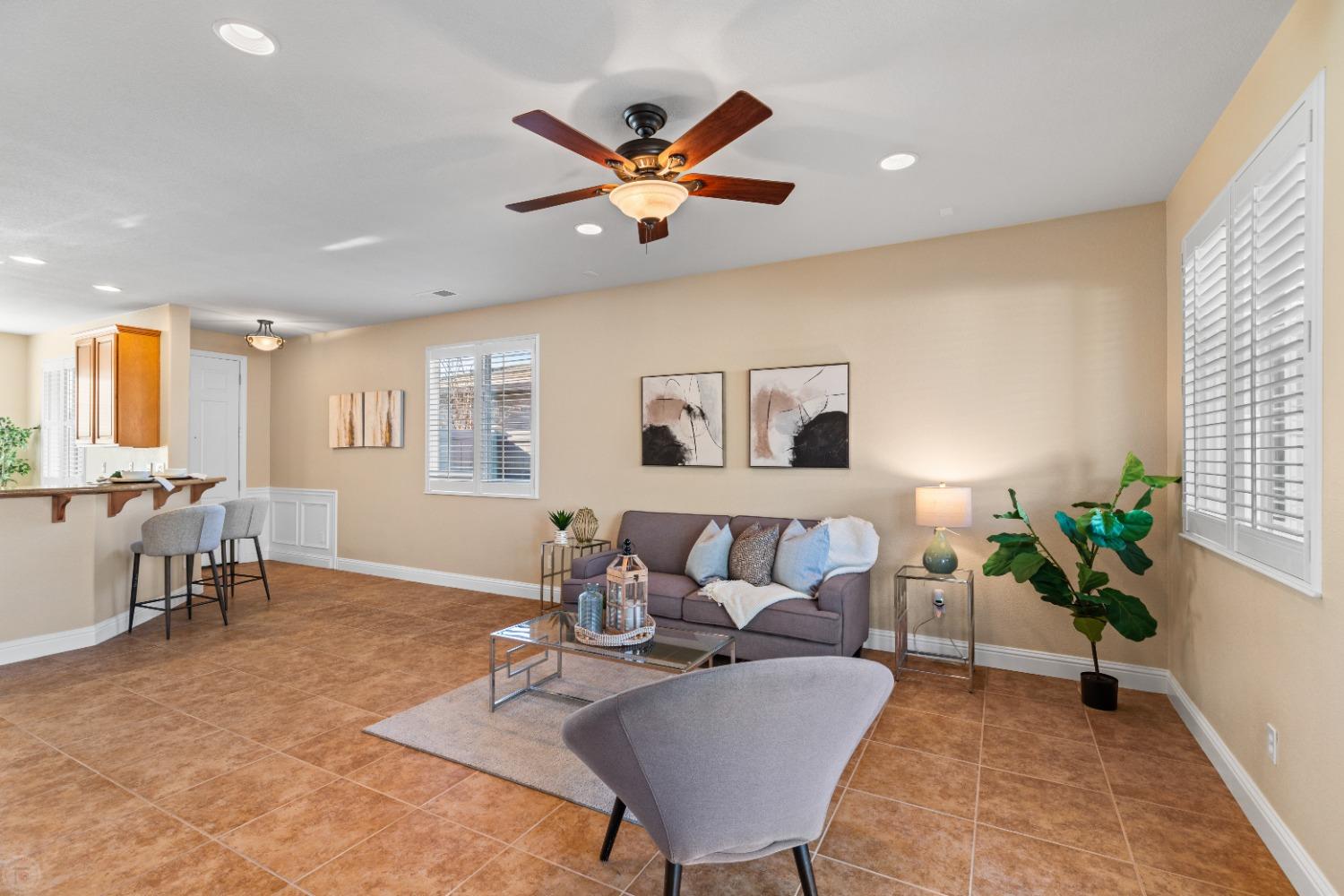 Detail Gallery Image 18 of 81 For 2327 Pepper Tree Ln, Manteca,  CA 95336 - 2 Beds | 2 Baths