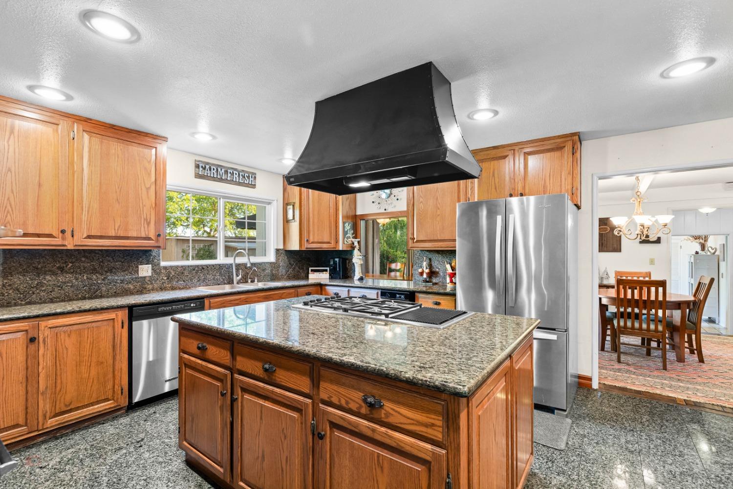 Detail Gallery Image 29 of 95 For 8909 E Waterloo Rd, Stockton,  CA 95215 - 4 Beds | 3 Baths