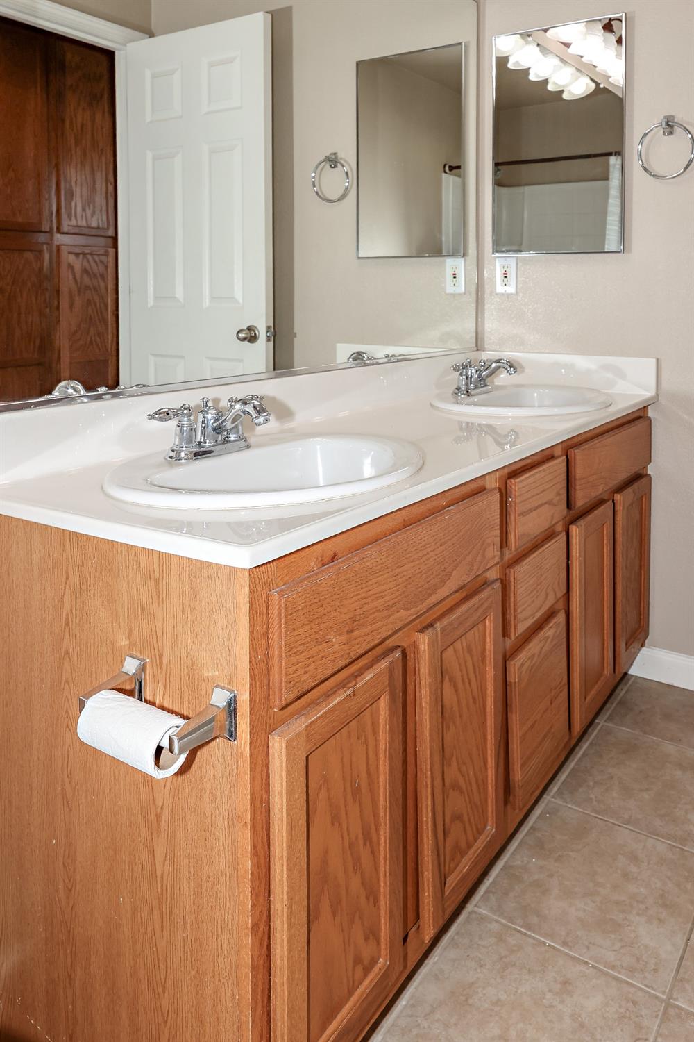 Detail Gallery Image 41 of 71 For 13318 Rivercrest Dr, Waterford,  CA 95386 - 4 Beds | 2/1 Baths