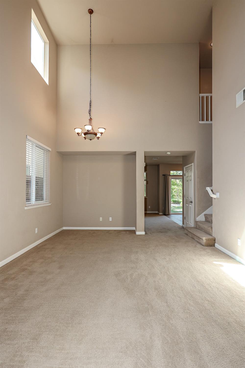 Detail Gallery Image 8 of 71 For 13318 Rivercrest Dr, Waterford,  CA 95386 - 4 Beds | 2/1 Baths