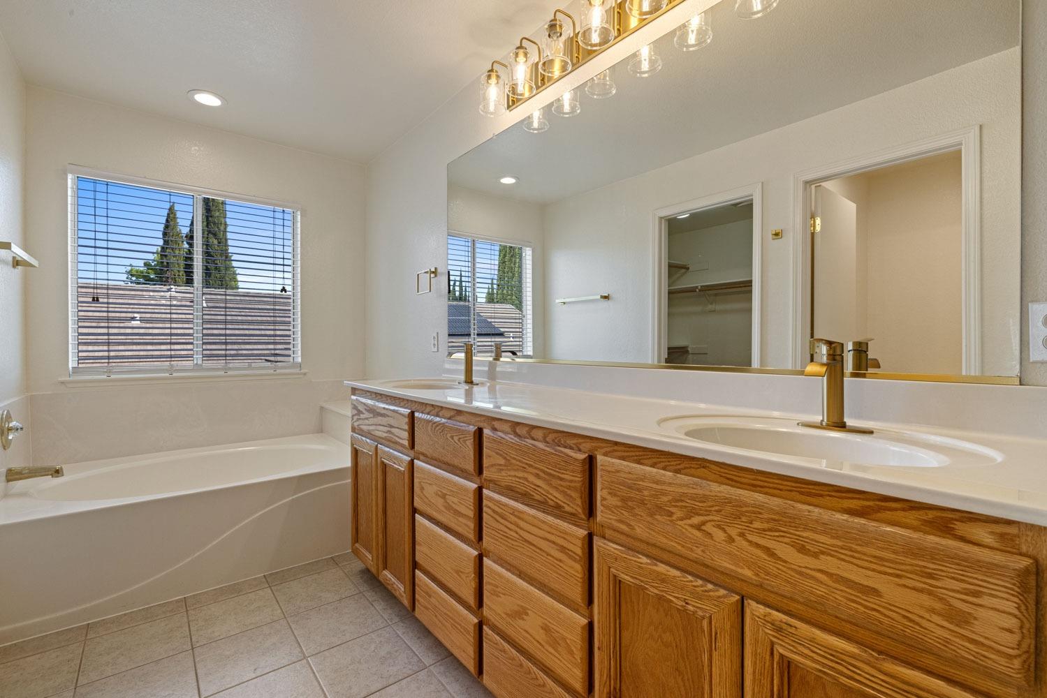 Detail Gallery Image 35 of 51 For 4214 Maddie Cir, Stockton,  CA 95209 - 4 Beds | 3 Baths