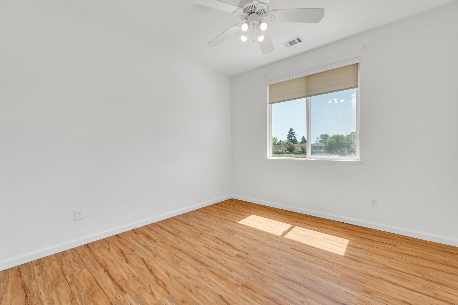 Detail Gallery Image 36 of 49 For 1902 Gerber Dr, Stockton,  CA 95209 - 4 Beds | 3/1 Baths