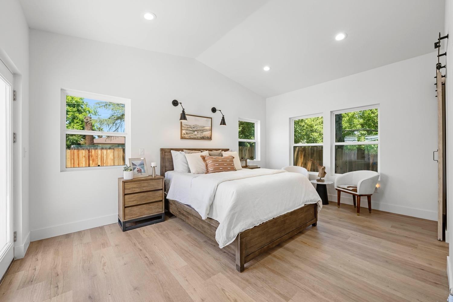 Detail Gallery Image 11 of 39 For 303 El Dorado Ave, Roseville,  CA 95678 - 4 Beds | 3 Baths