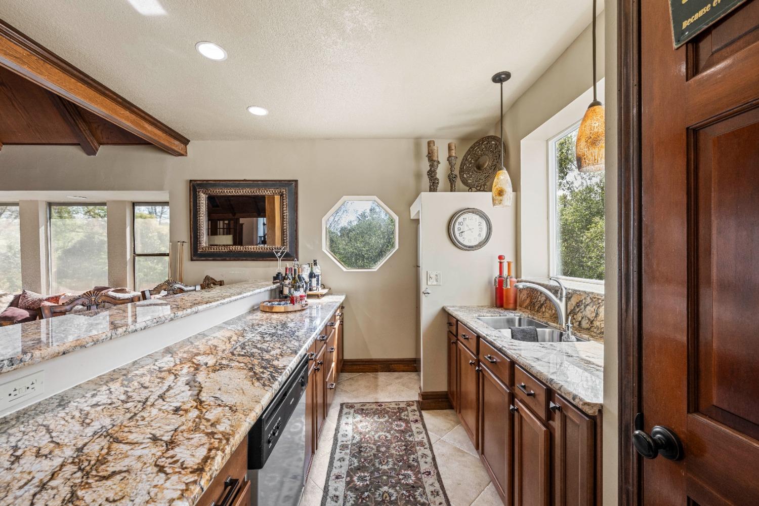 Detail Gallery Image 13 of 76 For 5966 Ridge Park Dr, Loomis,  CA 95650 - 5 Beds | 4/2 Baths