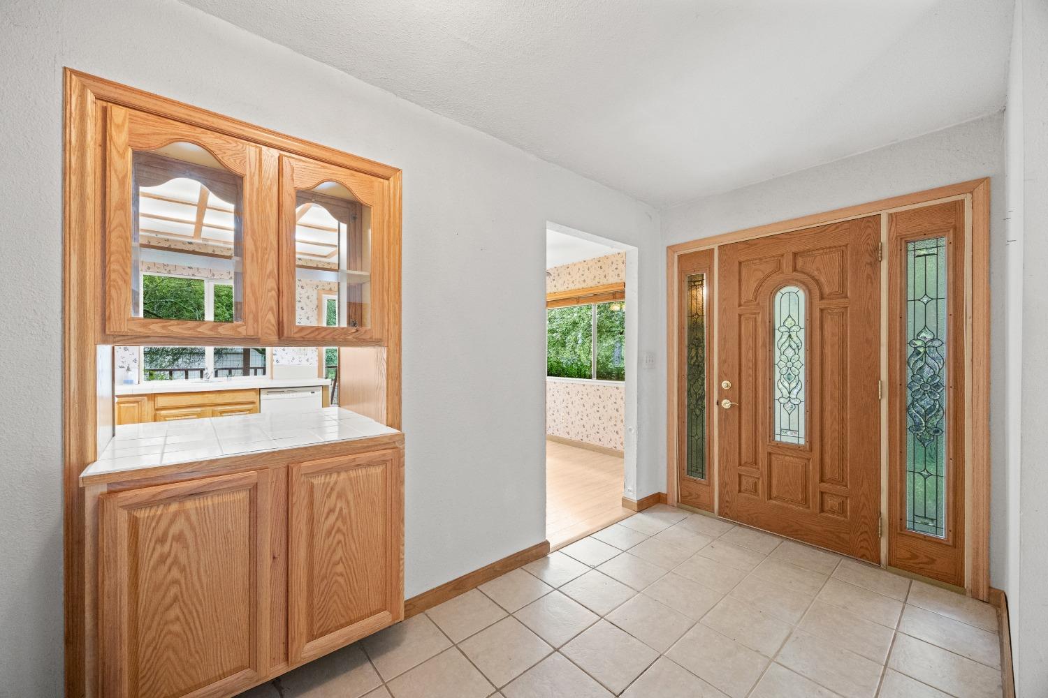 Detail Gallery Image 9 of 72 For 6880 White Ln, Loomis,  CA 95650 - 3 Beds | 3 Baths