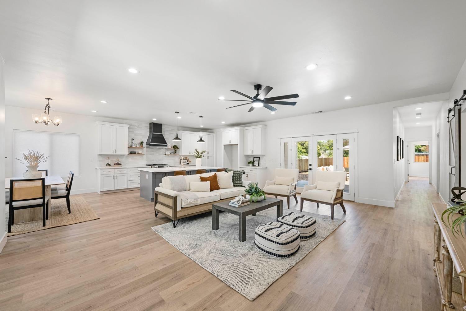 Detail Gallery Image 1 of 39 For 303 El Dorado Ave, Roseville,  CA 95678 - 4 Beds | 3 Baths