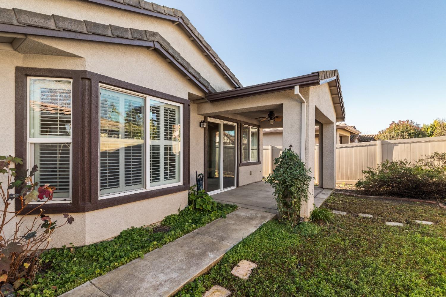 Detail Gallery Image 33 of 81 For 2327 Pepper Tree Ln, Manteca,  CA 95336 - 2 Beds | 2 Baths