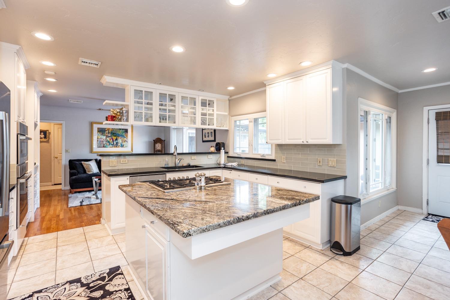 Detail Gallery Image 14 of 32 For 901 Princeton Ave, Modesto,  CA 95350 - 3 Beds | 2/1 Baths
