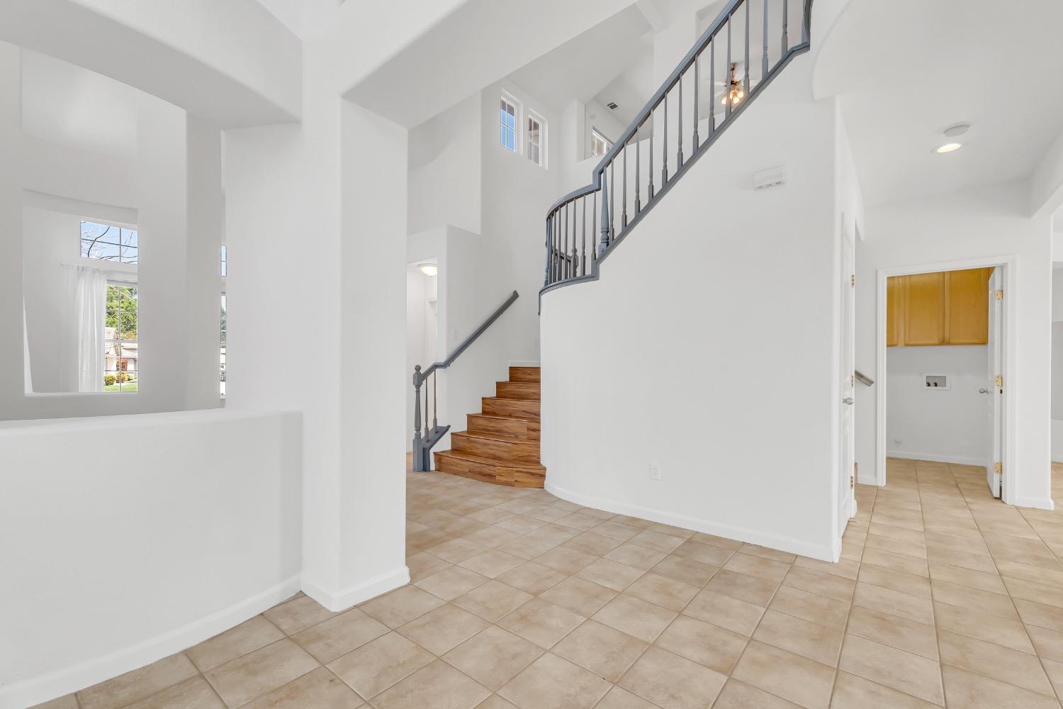 Detail Gallery Image 12 of 49 For 1902 Gerber Dr, Stockton,  CA 95209 - 4 Beds | 3/1 Baths
