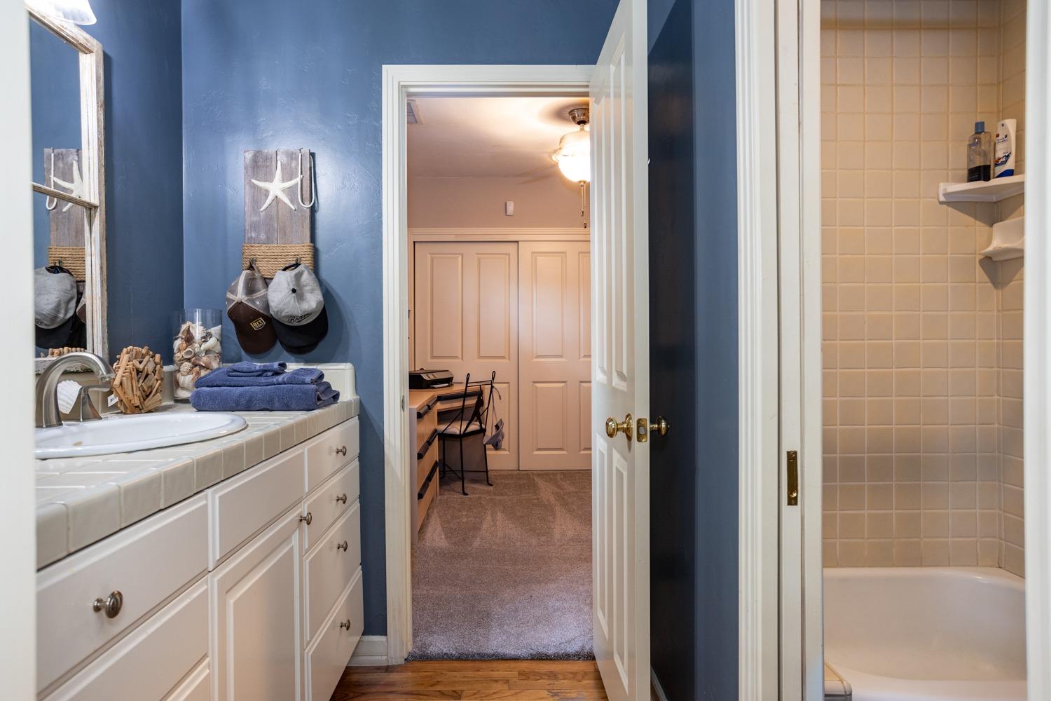 Detail Gallery Image 17 of 32 For 901 Princeton Ave, Modesto,  CA 95350 - 3 Beds | 2/1 Baths