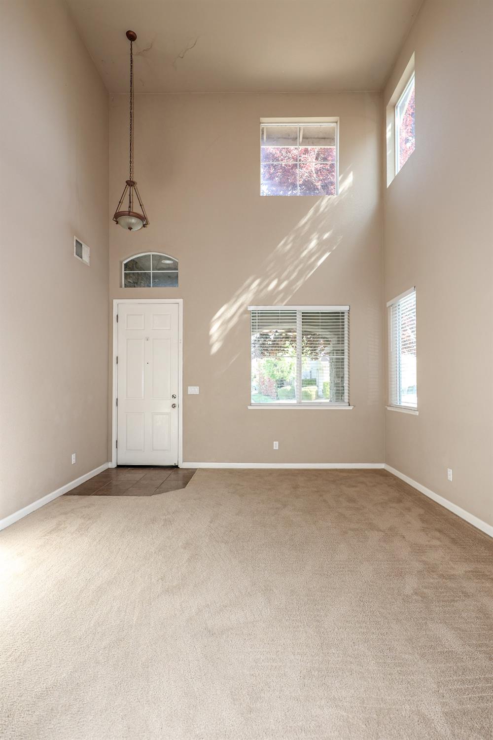 Detail Gallery Image 6 of 71 For 13318 Rivercrest Dr, Waterford,  CA 95386 - 4 Beds | 2/1 Baths