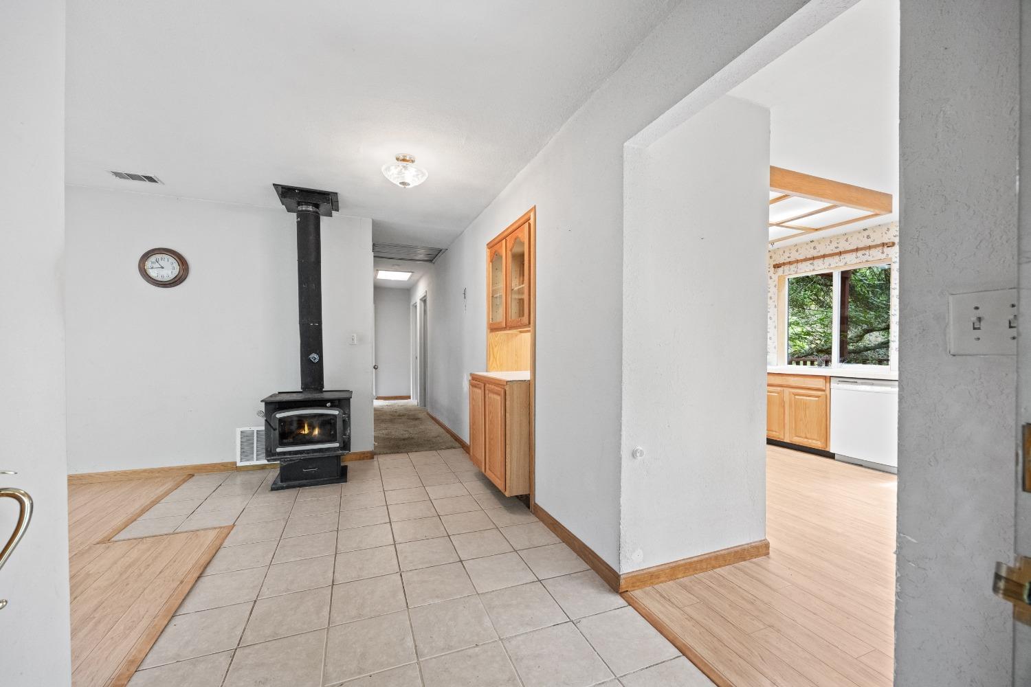 Detail Gallery Image 7 of 72 For 6880 White Ln, Loomis,  CA 95650 - 3 Beds | 3 Baths