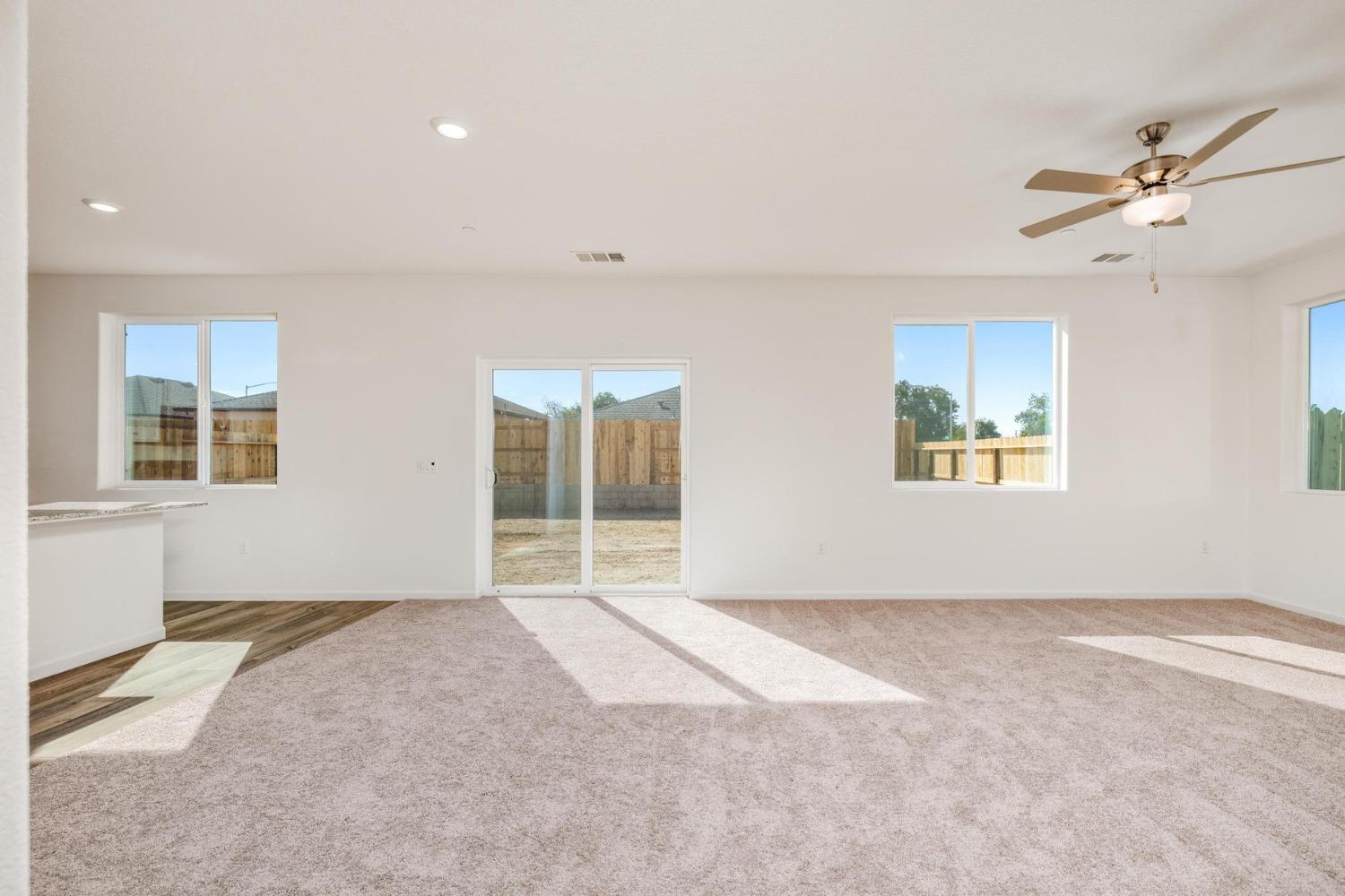 Detail Gallery Image 3 of 19 For 6609 Jackpot Pl, Riverbank,  CA 95367 - 5 Beds | 3 Baths