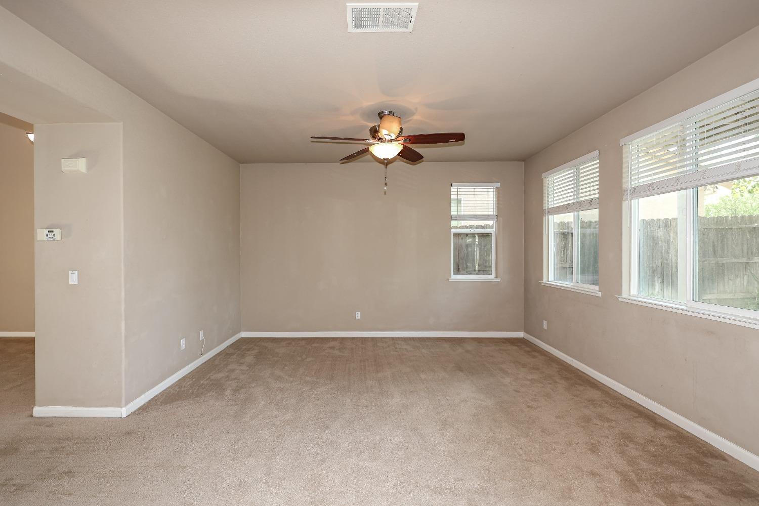 Detail Gallery Image 11 of 71 For 13318 Rivercrest Dr, Waterford,  CA 95386 - 4 Beds | 2/1 Baths