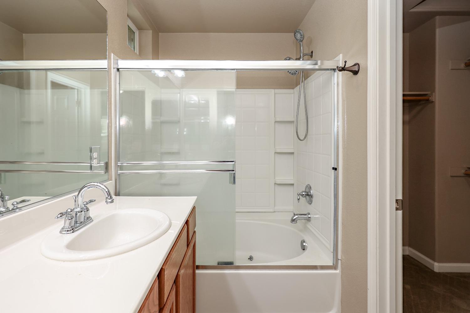 Detail Gallery Image 29 of 71 For 13318 Rivercrest Dr, Waterford,  CA 95386 - 4 Beds | 2/1 Baths
