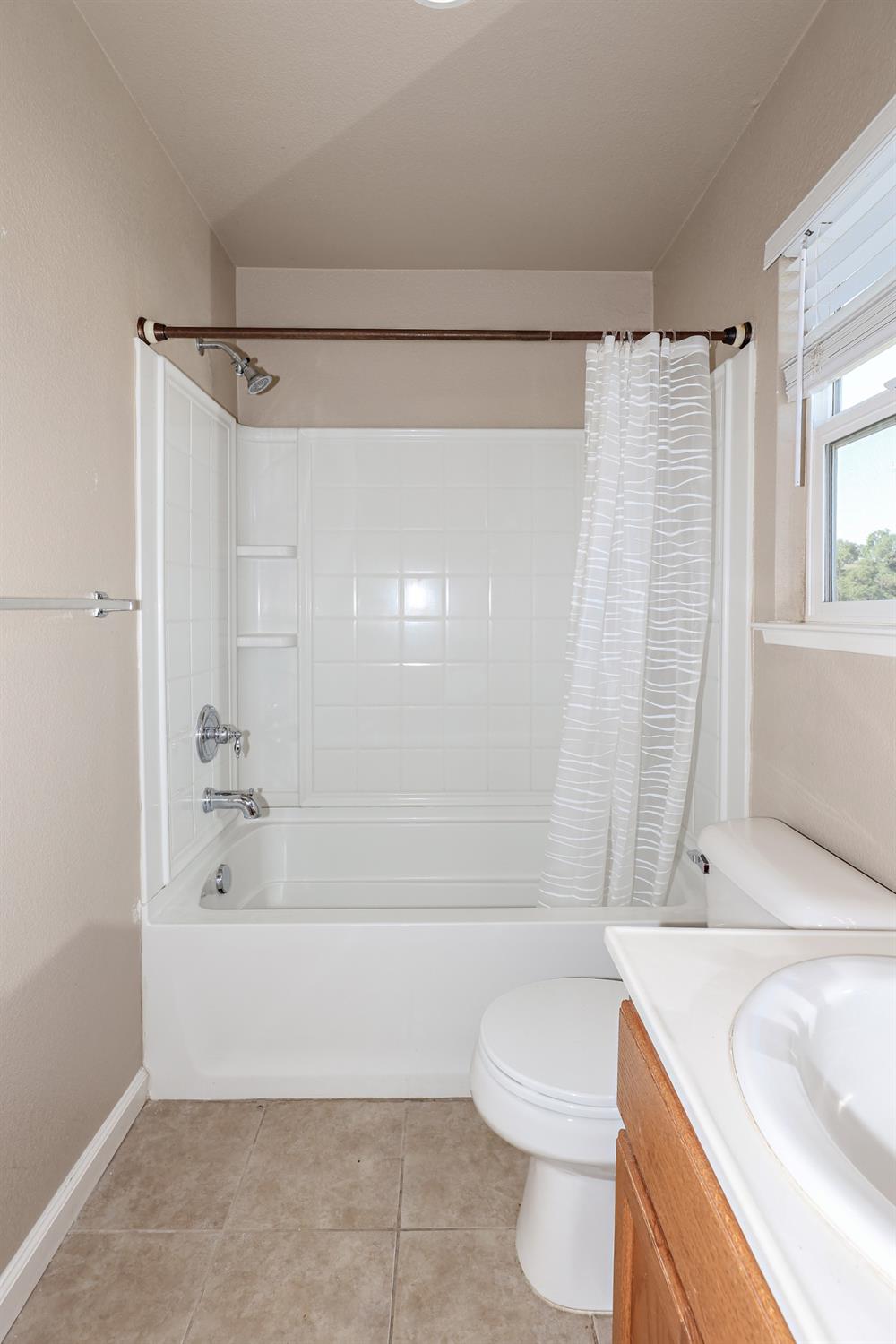 Detail Gallery Image 39 of 71 For 13318 Rivercrest Dr, Waterford,  CA 95386 - 4 Beds | 2/1 Baths