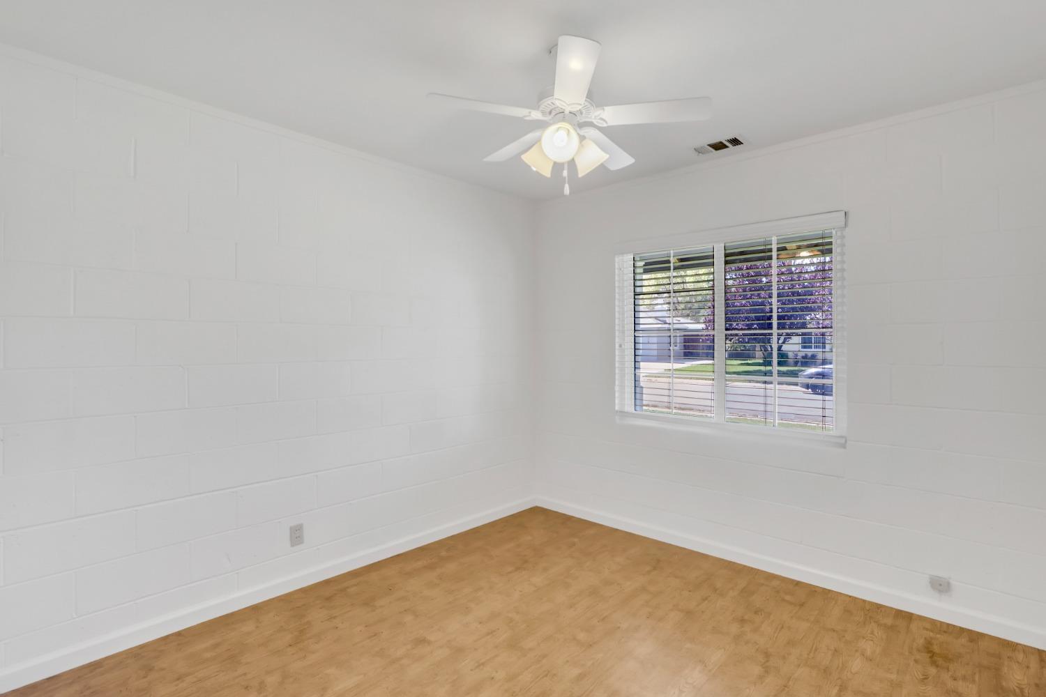 Detail Gallery Image 14 of 36 For 5213 Ortega St, Sacramento,  CA 95820 - 3 Beds | 1 Baths