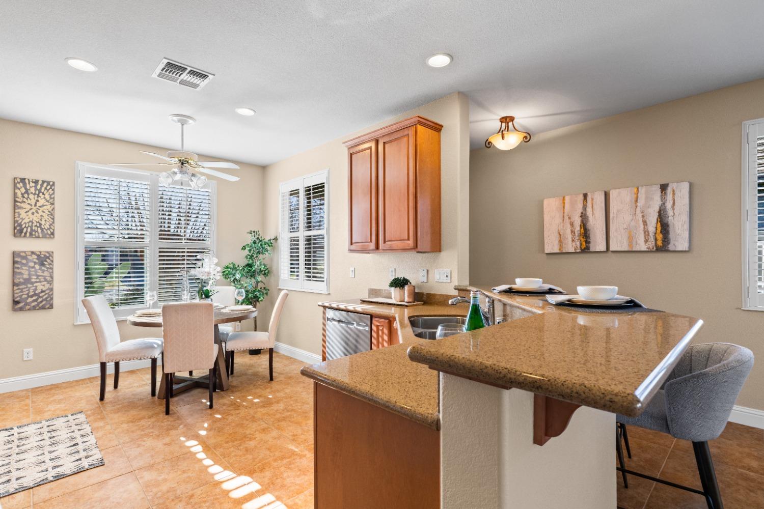 Detail Gallery Image 11 of 81 For 2327 Pepper Tree Ln, Manteca,  CA 95336 - 2 Beds | 2 Baths