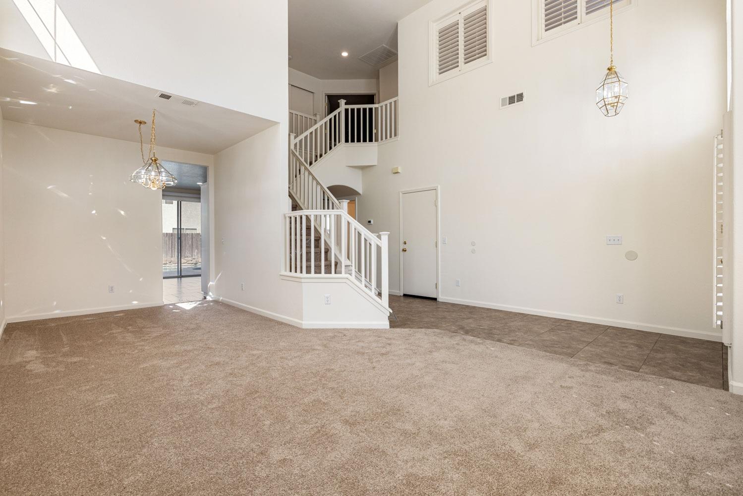 Detail Gallery Image 9 of 51 For 4214 Maddie Cir, Stockton,  CA 95209 - 4 Beds | 3 Baths