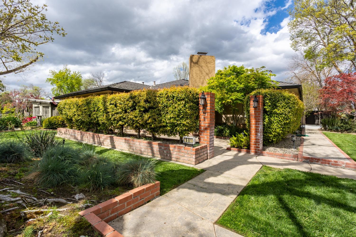 Detail Gallery Image 2 of 32 For 901 Princeton Ave, Modesto,  CA 95350 - 3 Beds | 2/1 Baths