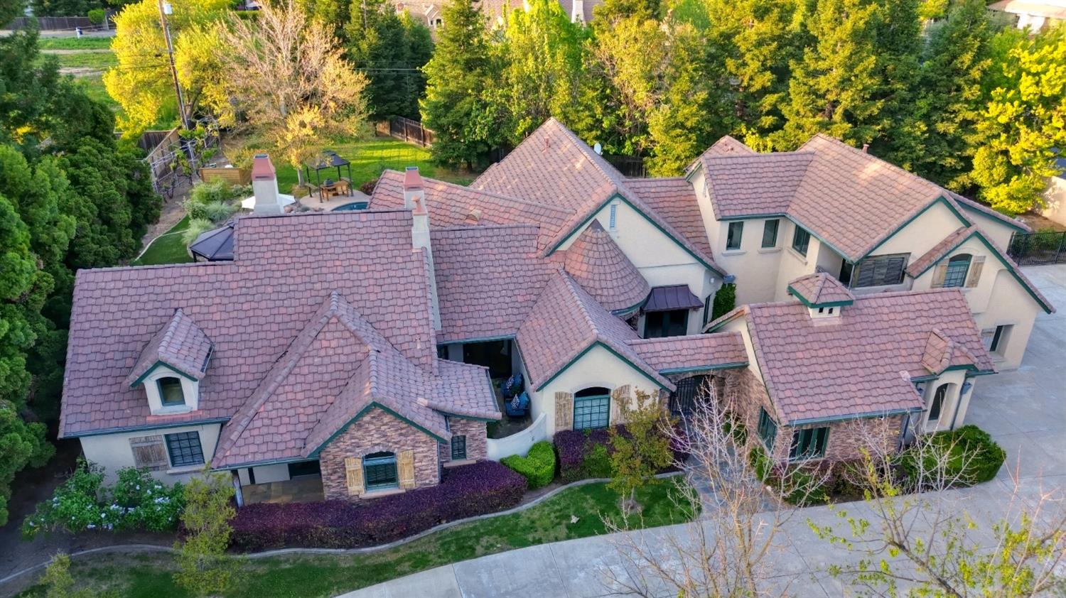 Detail Gallery Image 1 of 1 For 3441 Fair Oaks Blvd, Sacramento,  CA 95864 - 4 Beds | 4 Baths