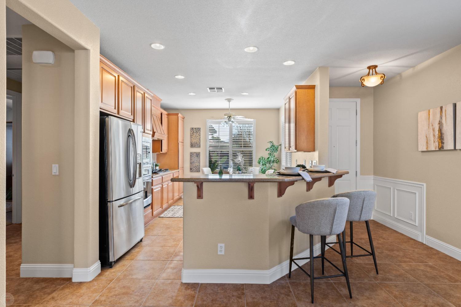 Detail Gallery Image 10 of 81 For 2327 Pepper Tree Ln, Manteca,  CA 95336 - 2 Beds | 2 Baths