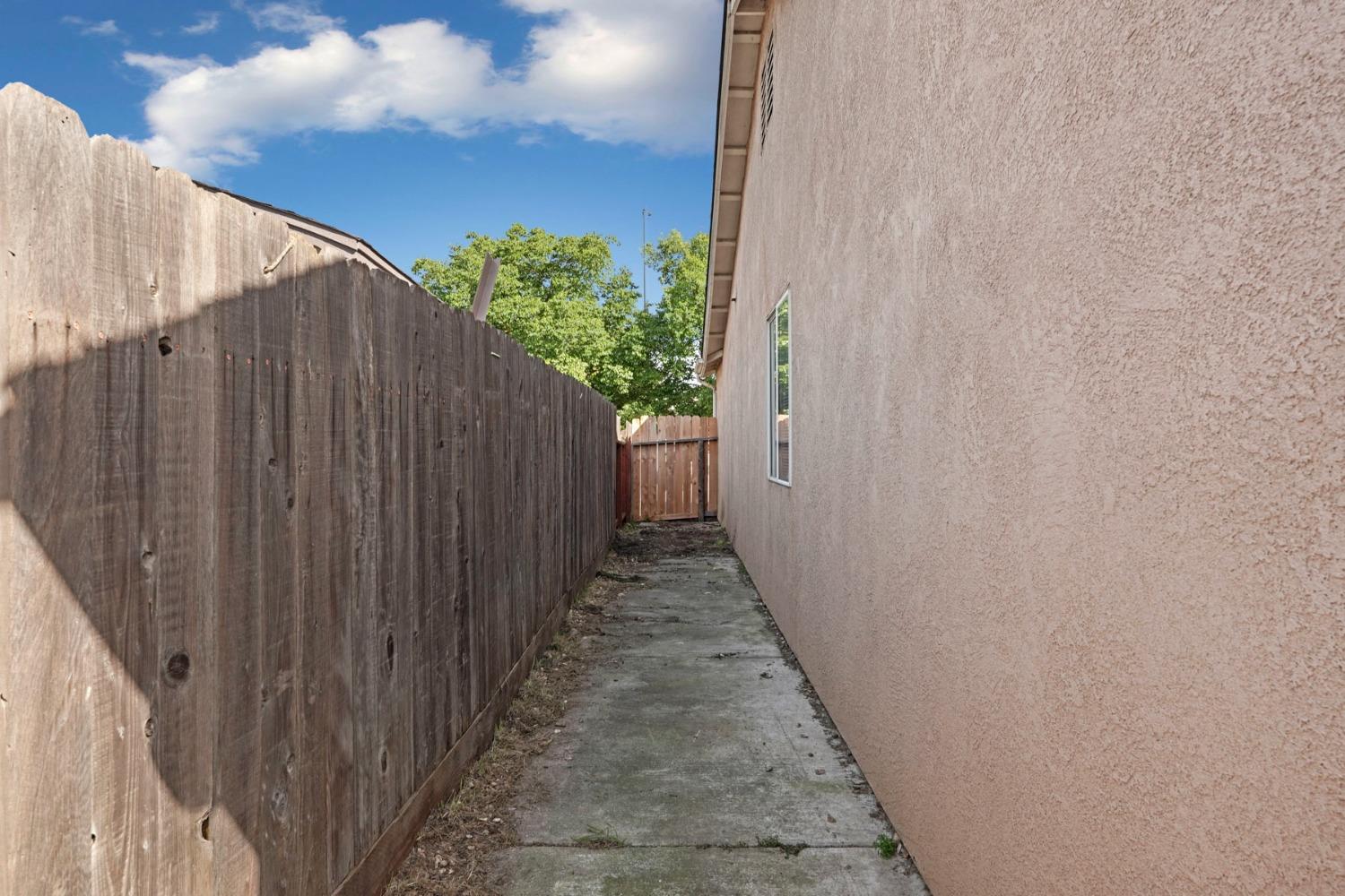 Detail Gallery Image 38 of 42 For 2755 Spring Hill Dr, Stockton,  CA 95206 - 3 Beds | 2 Baths