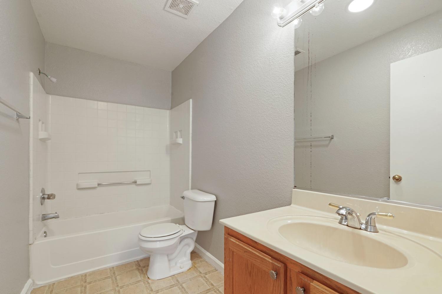 Detail Gallery Image 26 of 42 For 2755 Spring Hill Dr, Stockton,  CA 95206 - 3 Beds | 2 Baths