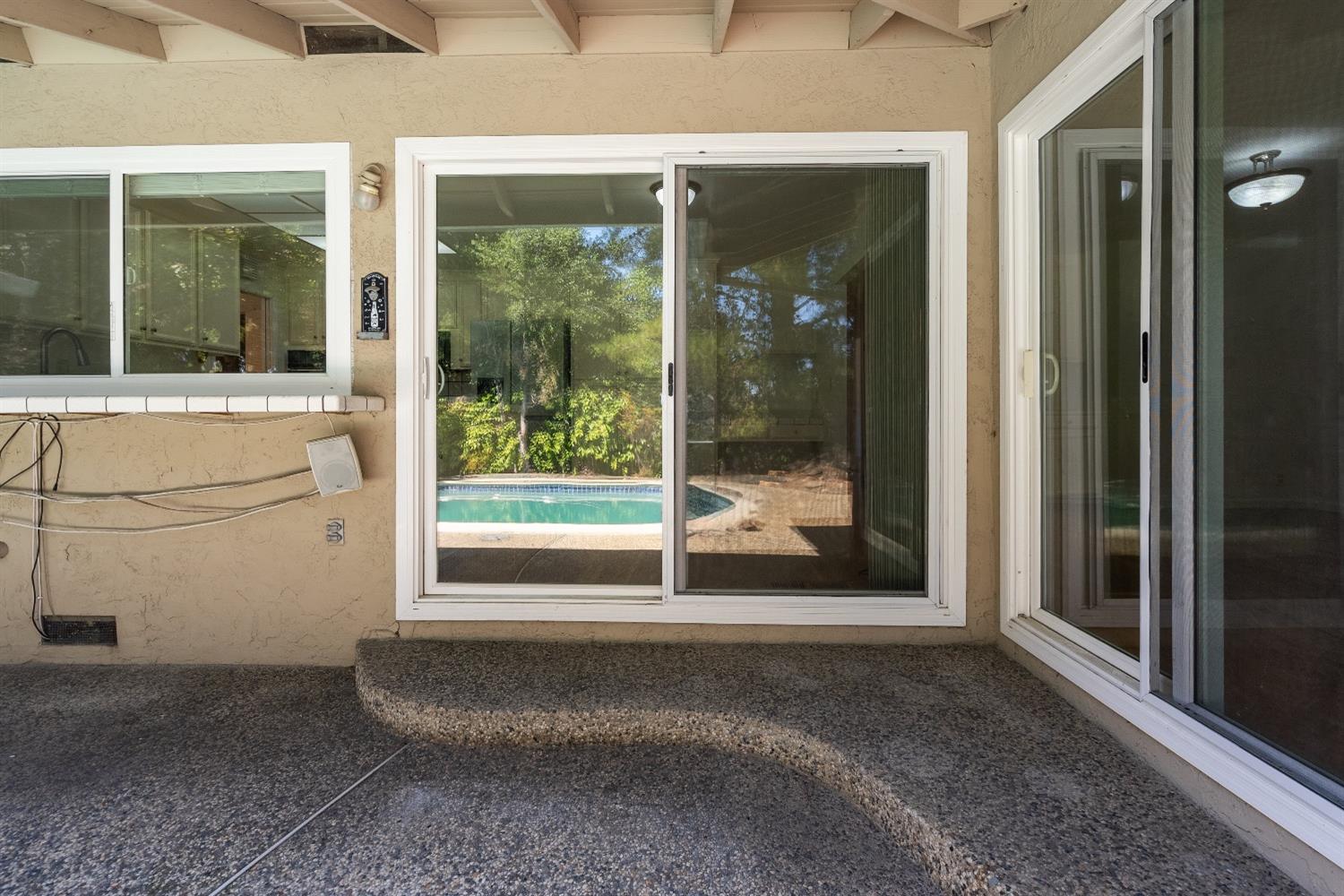 Detail Gallery Image 58 of 86 For 1365 Bright Oaks Ct, Los Altos,  CA 94024 - 4 Beds | 2 Baths
