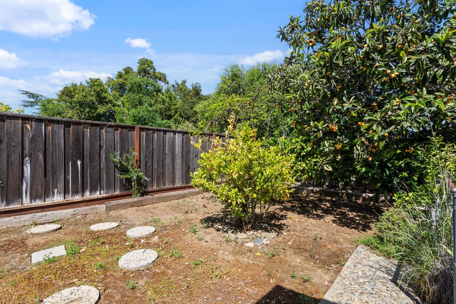 Detail Gallery Image 68 of 86 For 1365 Bright Oaks Ct, Los Altos,  CA 94024 - 4 Beds | 2 Baths