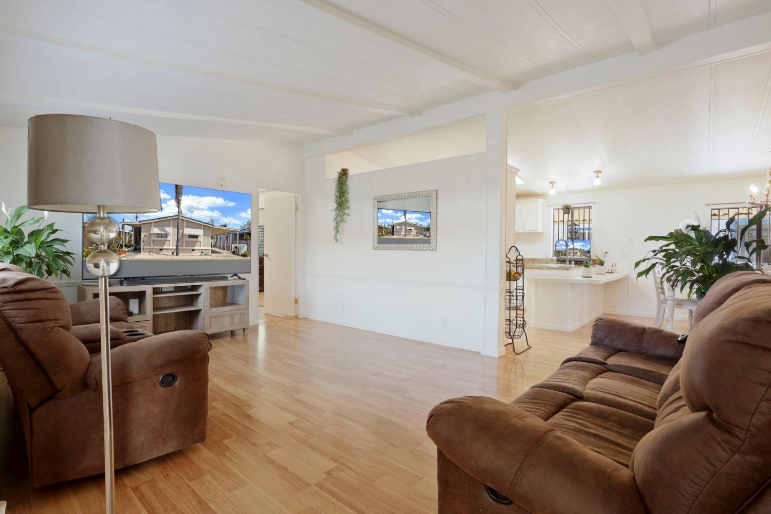Detail Gallery Image 7 of 42 For 6706 Tam O Shanter Dr 96, Stockton,  CA 95210 - 3 Beds | 2 Baths