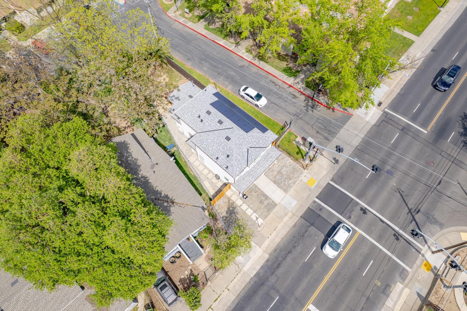 Detail Gallery Image 60 of 65 For 4017 Broadway, Sacramento,  CA 95817 - 4 Beds | 3/1 Baths