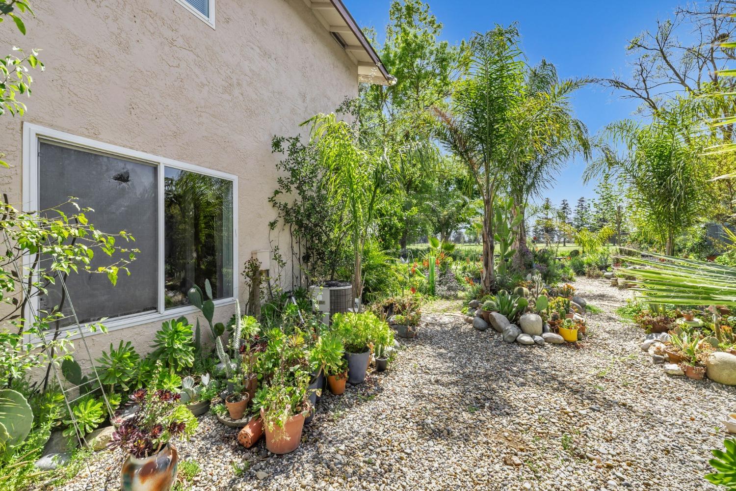 Detail Gallery Image 62 of 68 For 4332 Oxwood Dr, Sacramento,  CA 95826 - 4 Beds | 2/1 Baths