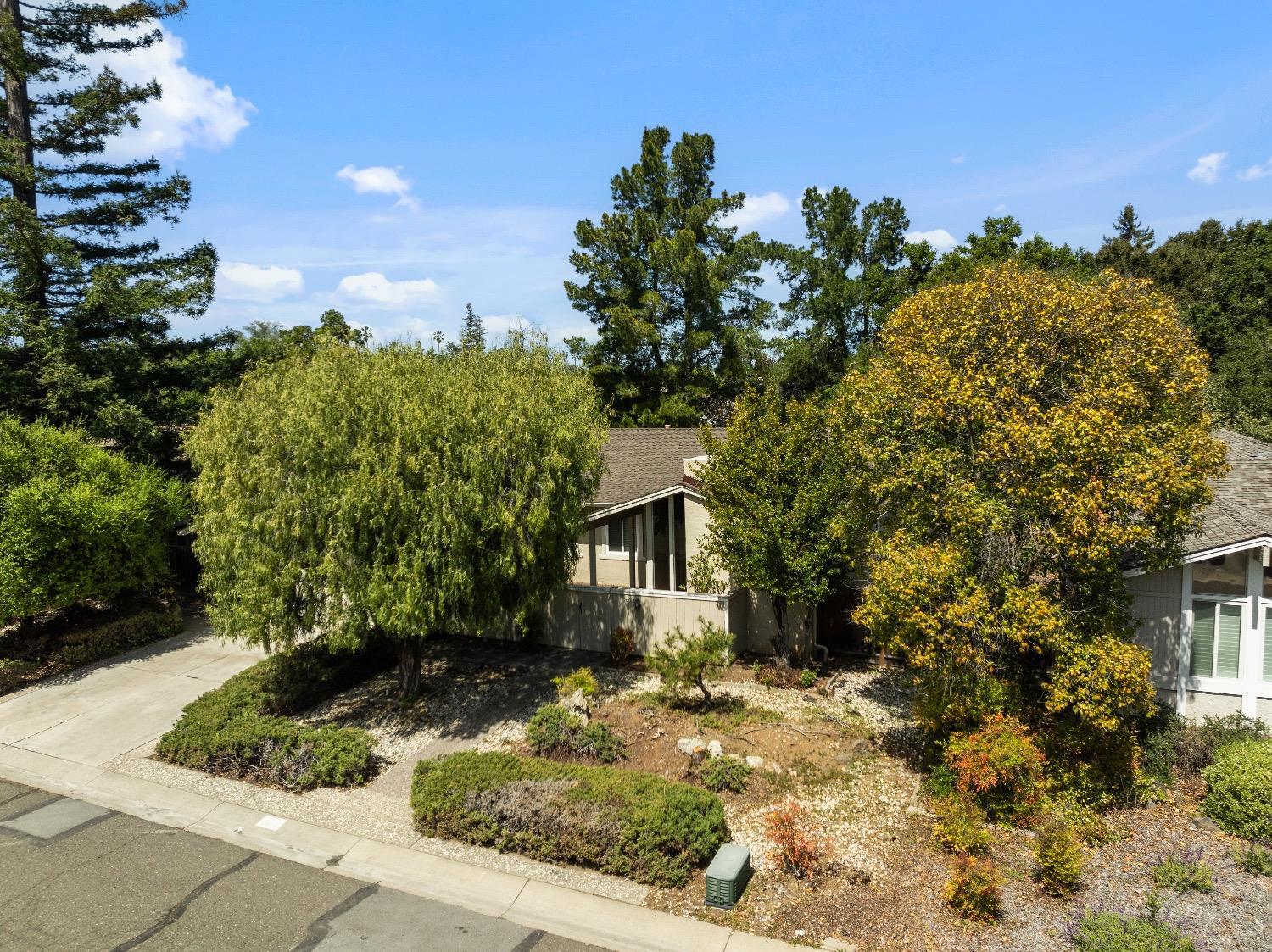 Detail Gallery Image 78 of 86 For 1365 Bright Oaks Ct, Los Altos,  CA 94024 - 4 Beds | 2 Baths