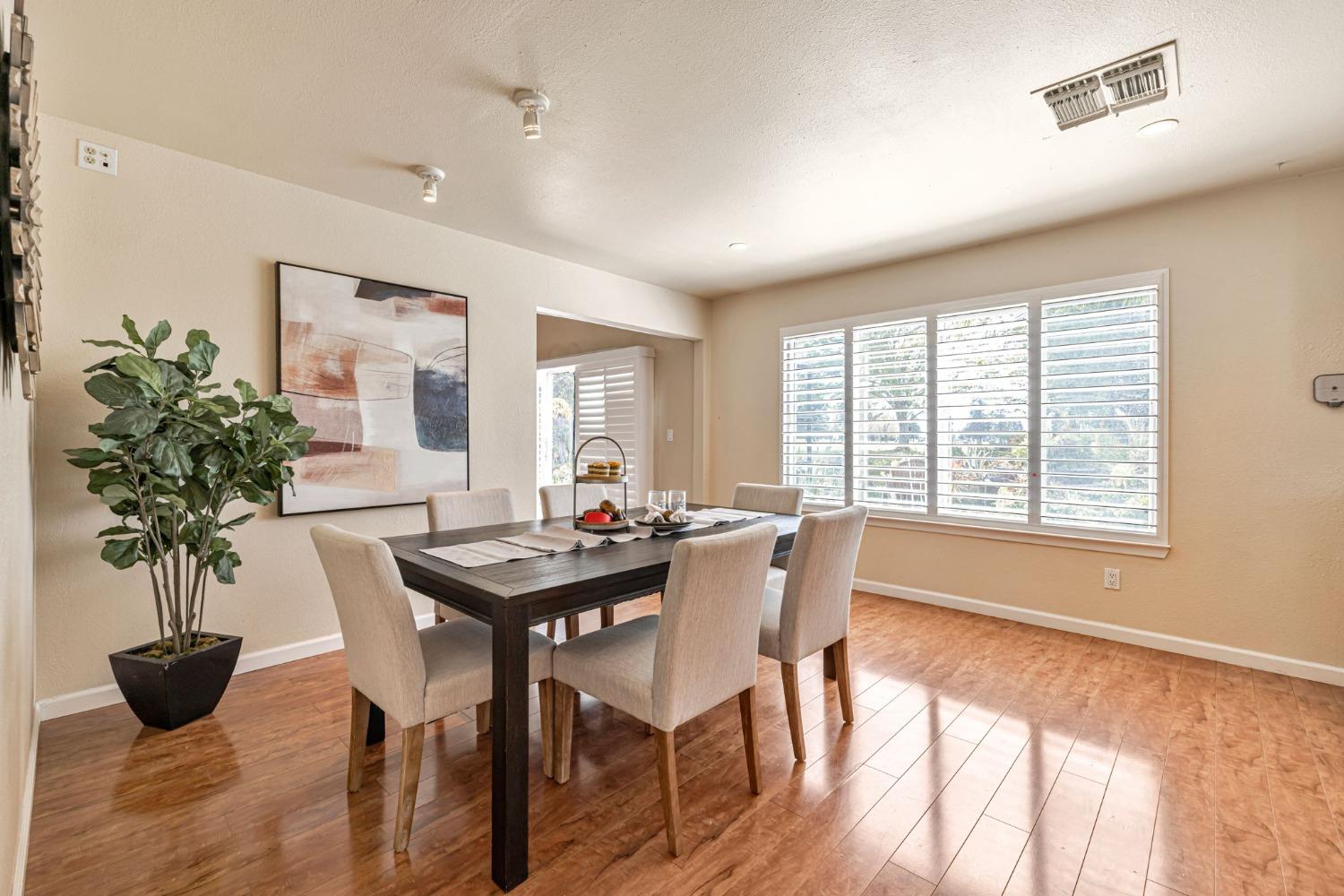 Detail Gallery Image 54 of 68 For 4332 Oxwood Dr, Sacramento,  CA 95826 - 4 Beds | 2/1 Baths