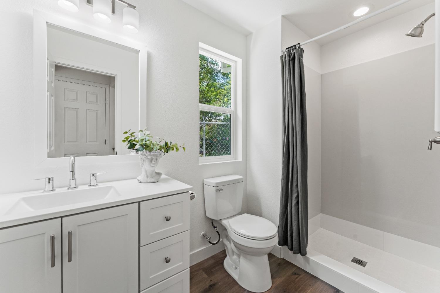 Detail Gallery Image 46 of 65 For 4017 Broadway, Sacramento,  CA 95817 - 4 Beds | 3/1 Baths