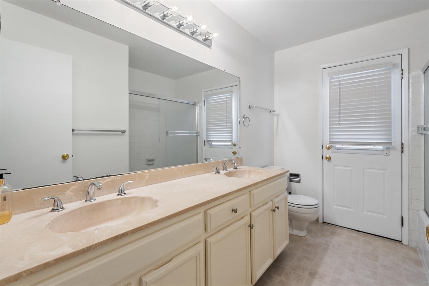 Detail Gallery Image 45 of 86 For 1365 Bright Oaks Ct, Los Altos,  CA 94024 - 4 Beds | 2 Baths
