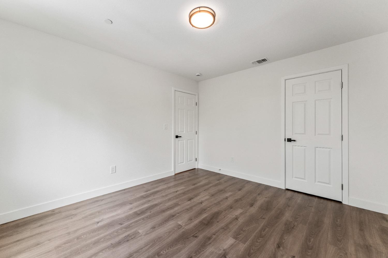 Detail Gallery Image 16 of 65 For 4017 Broadway, Sacramento,  CA 95817 - 4 Beds | 3/1 Baths