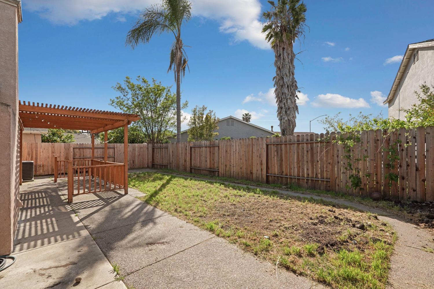 Detail Gallery Image 37 of 42 For 2755 Spring Hill Dr, Stockton,  CA 95206 - 3 Beds | 2 Baths